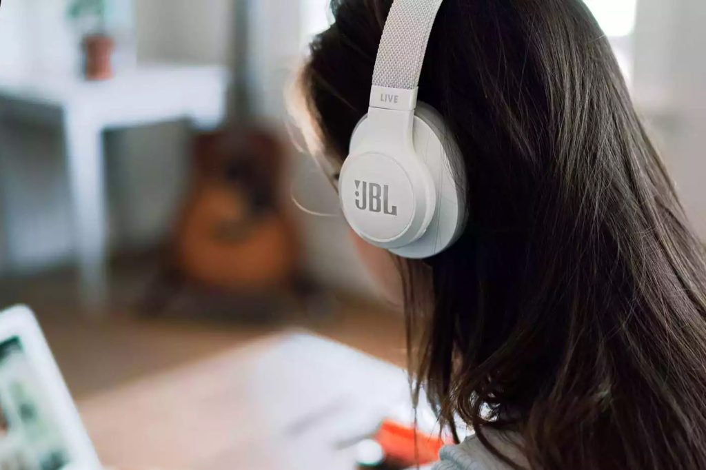 JBL Live 650